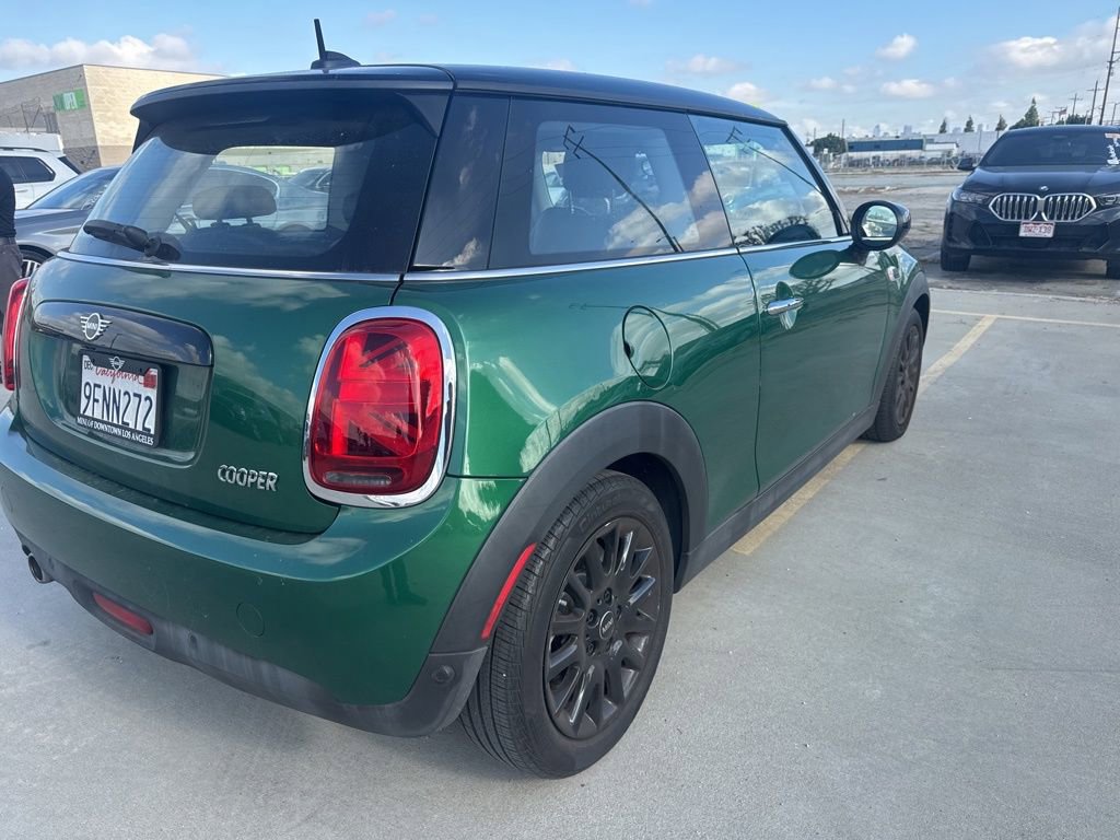 Used 2021 MINI Cooper 2-Door Hardtop FWD image 5