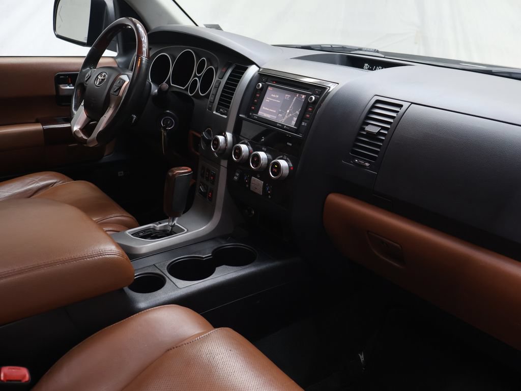 Used 2016 Toyota Sequoia Platinum AWD/4WD image 10