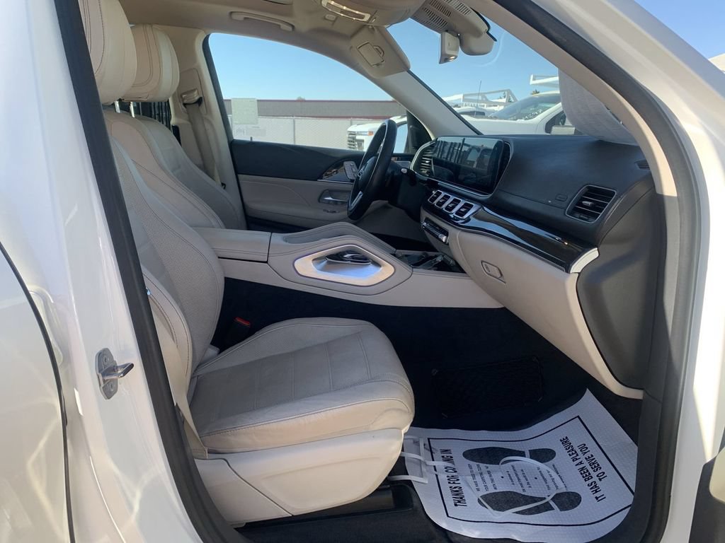 Used 2020 Mercedes-Benz GLS 450 4MATIC image 25