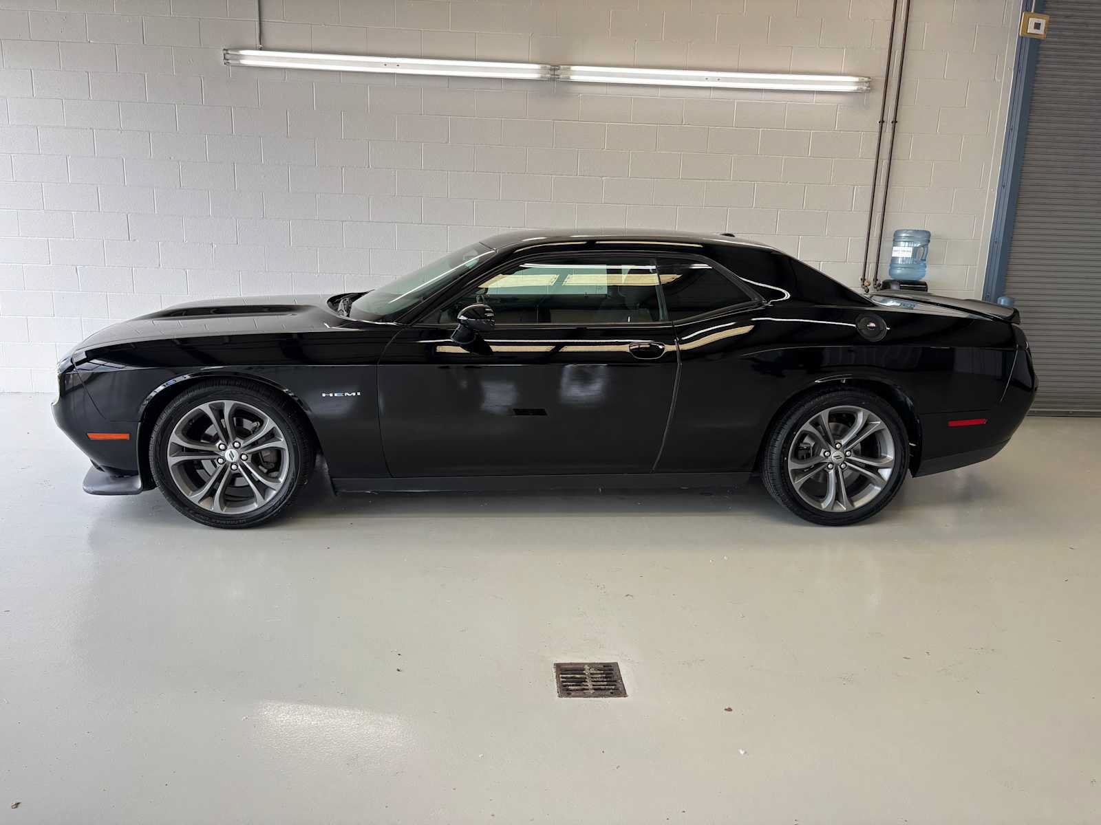 Used 2020 Dodge Challenger R/T RWD image 1