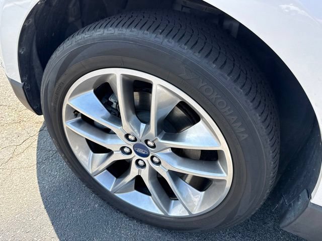 Used 2015 Ford Edge Titanium w/ Equipment Group 302A FWD image 12