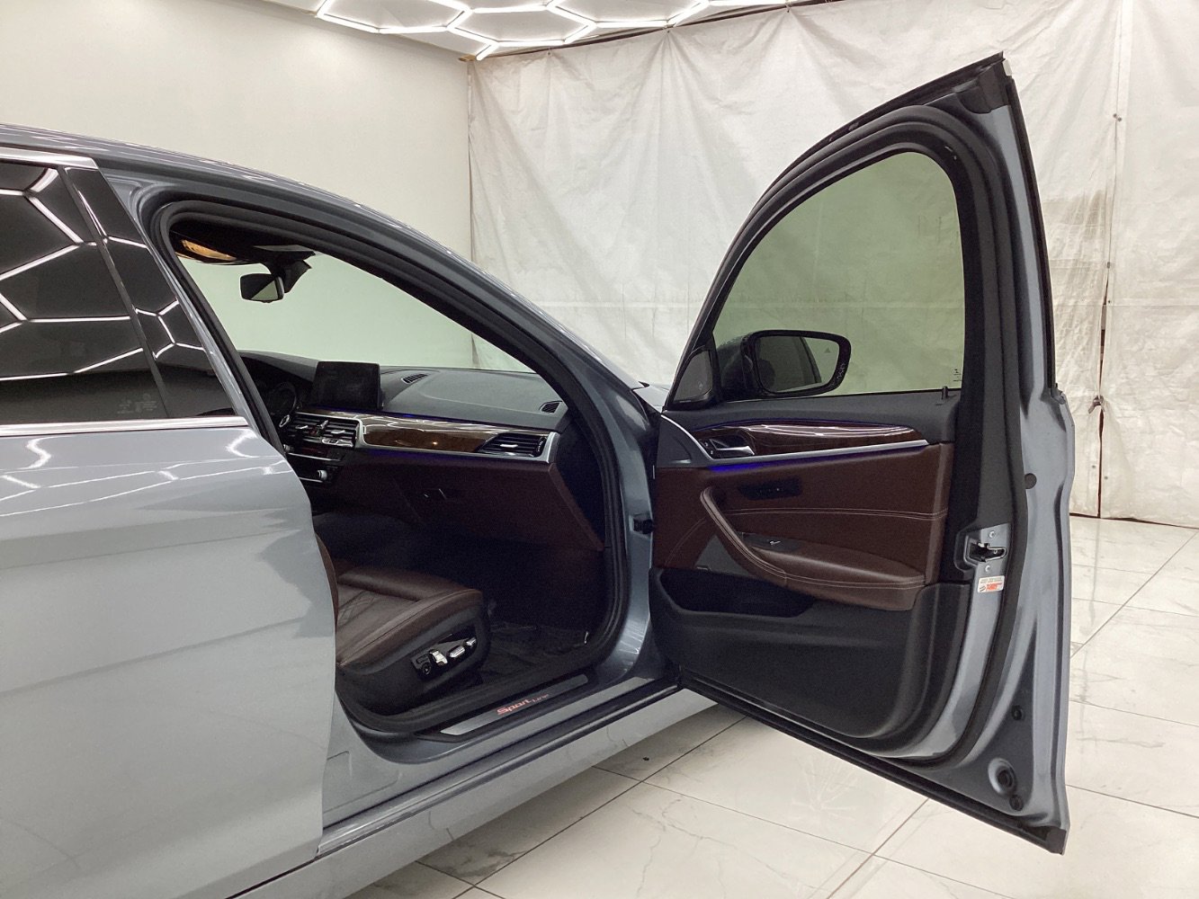 Used 2019 BMW 540i xDrive w/ Convenience Package image 17