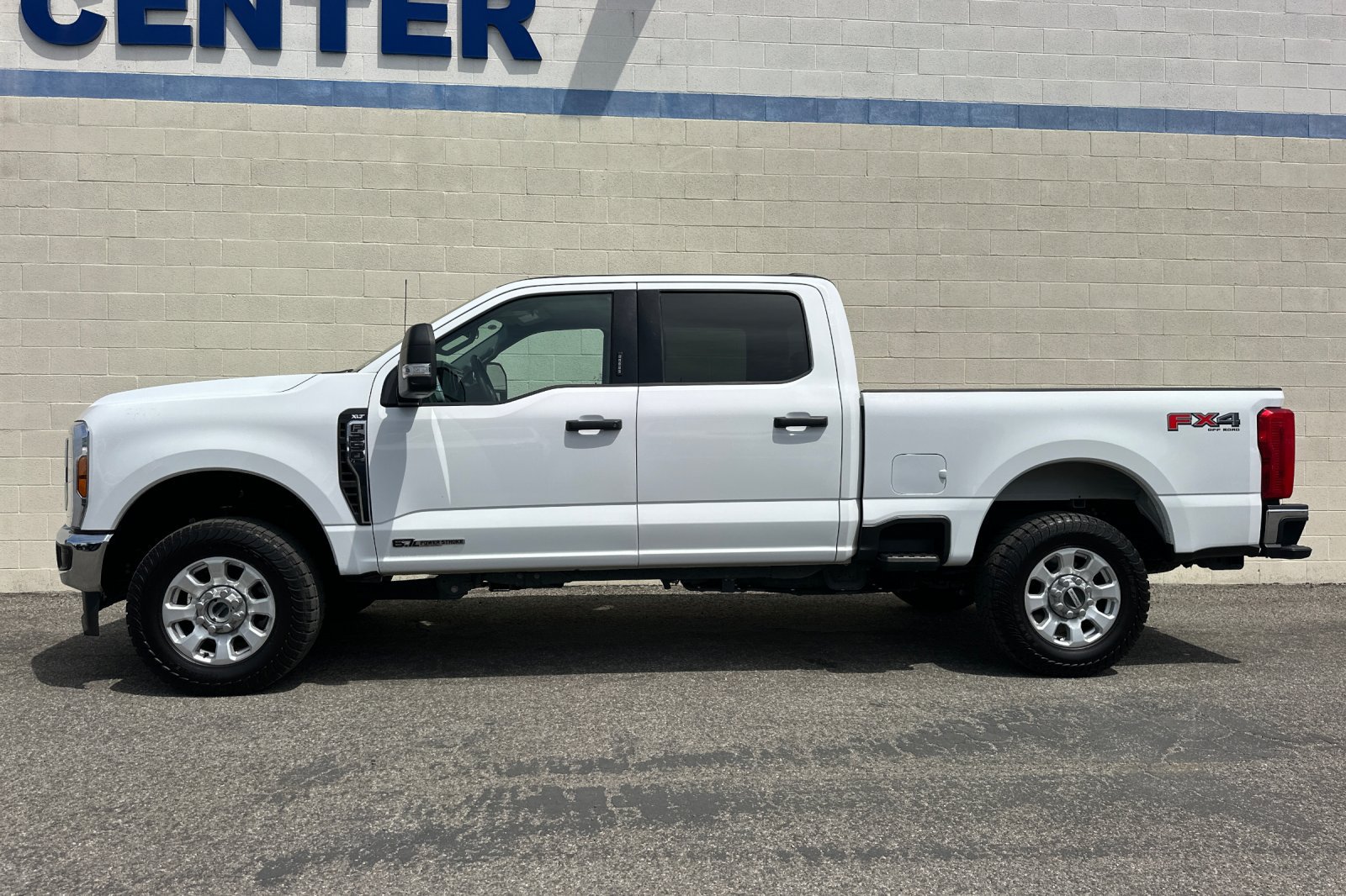 Used 2024 Ford F250 XLT w/ FX4 Off-Road Package AWD/4WD image 7