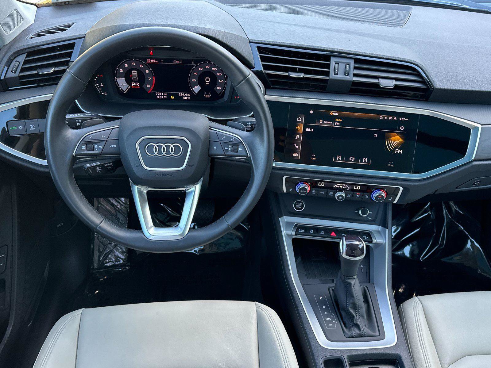 Used 2024 Audi Q3 2.0T Premium Plus w/ Premium Plus Package AWD/4WD image 13