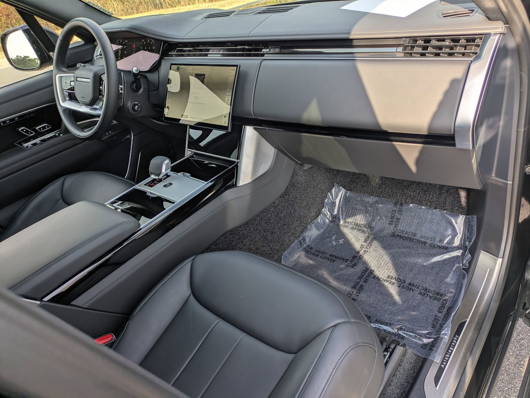 Used 2025 Land Rover Range Rover Long Wheelbase Autobiography image 30