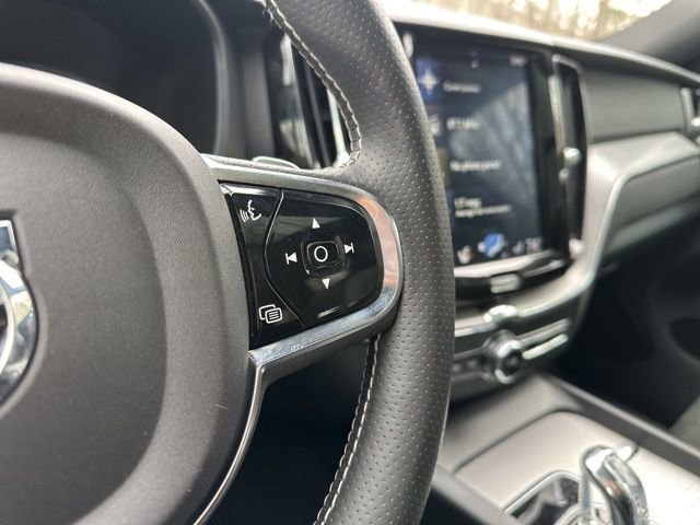 Used 2019 Volvo XC60 T8 R-Design w/ Advanced Package image 27