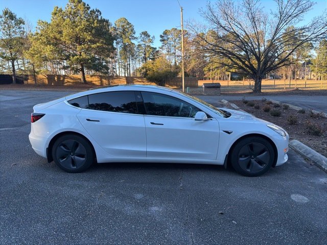Used 2020 Tesla Model 3 Standard Range Plus image 3