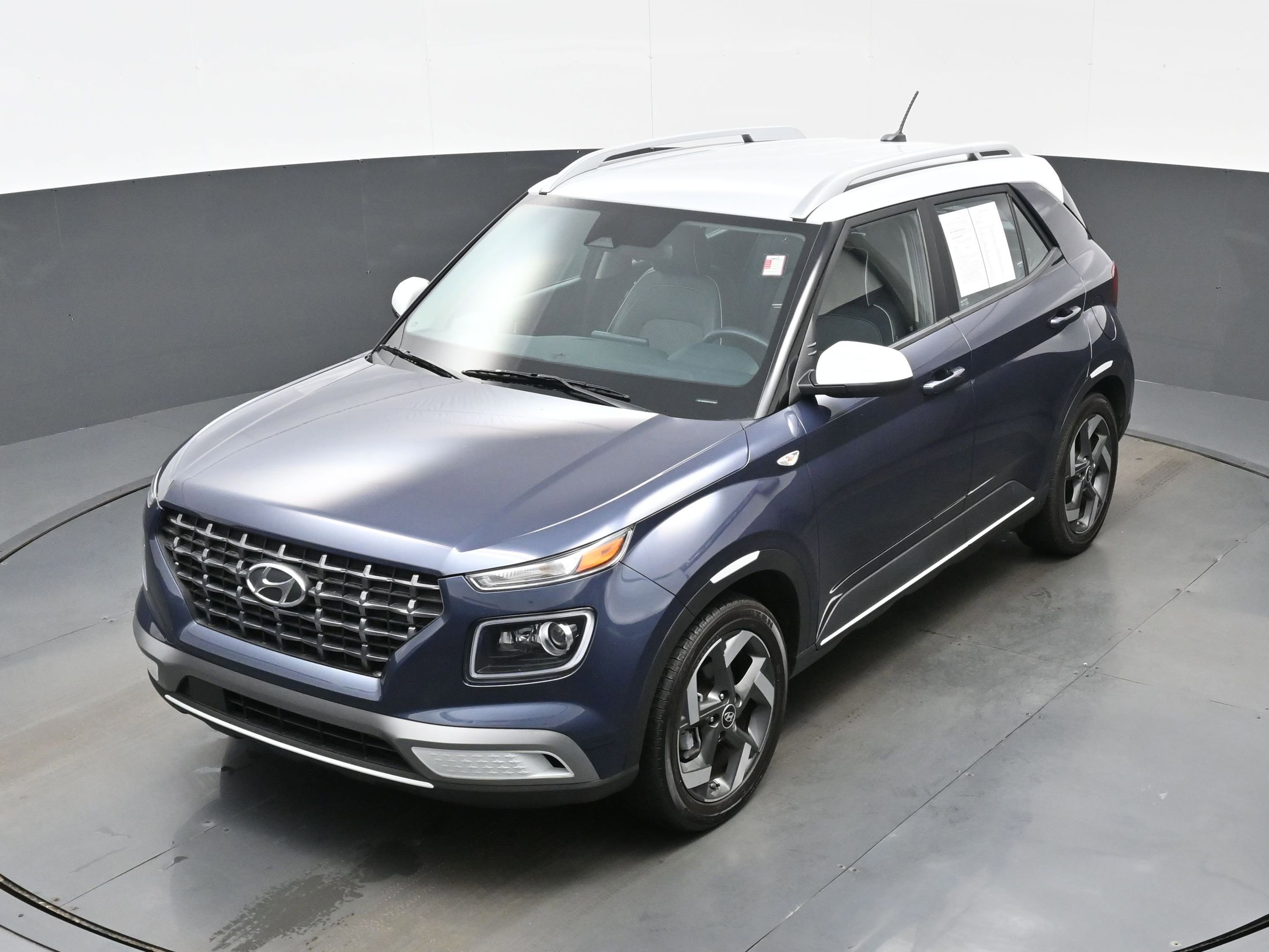 Used 2023 Hyundai Venue Limited w/ Cargo Package FWD image 33