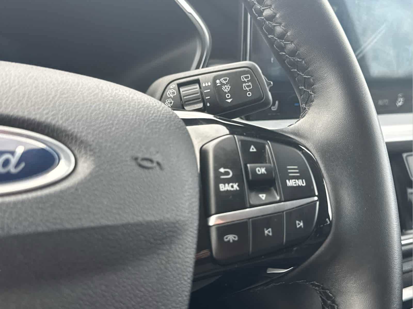 Used 2023 Ford Escape Platinum w/ Premium Technology Package image 27