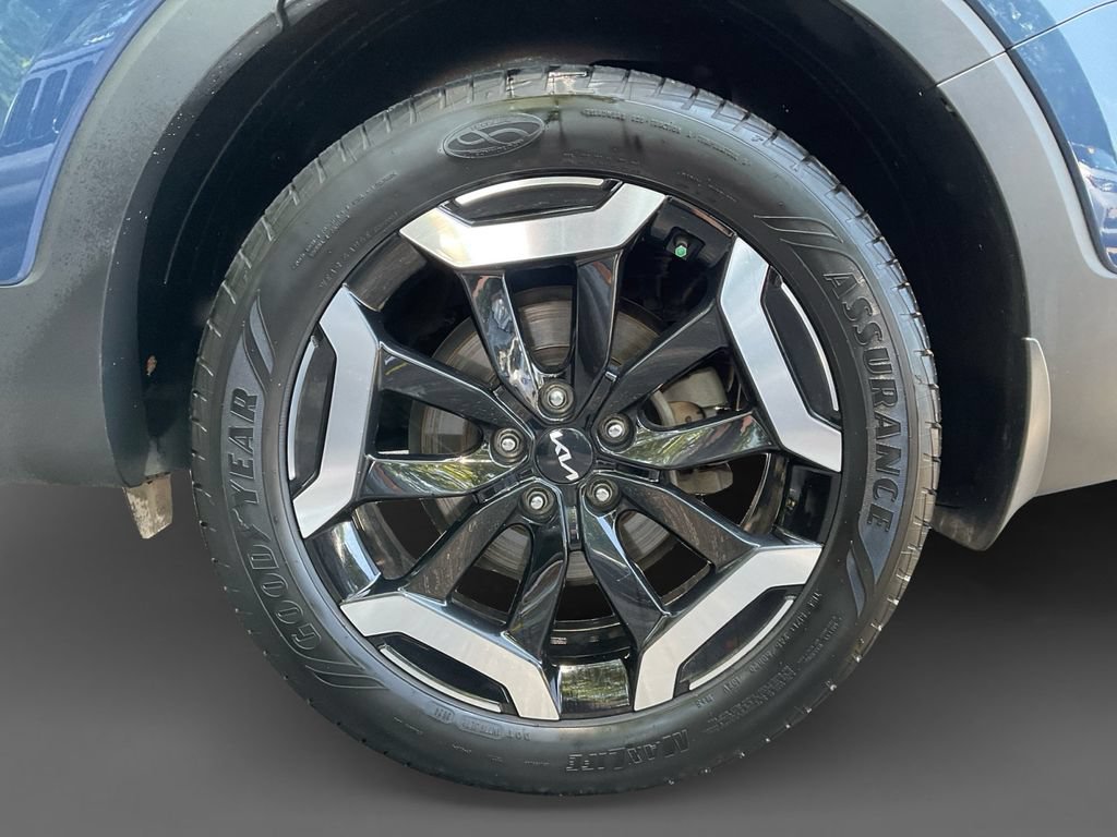 Used 2023 Kia Telluride EX w/ EX Captain's Chair Package FWD image 8