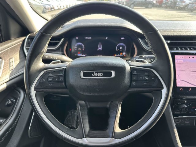 Used 2023 Jeep Grand Cherokee Limited AWD/4WD image 23