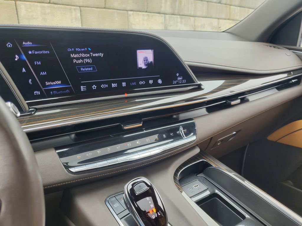 Certified 2024 Cadillac Escalade ESV Sport w/ LPO, ONYX Package image 31