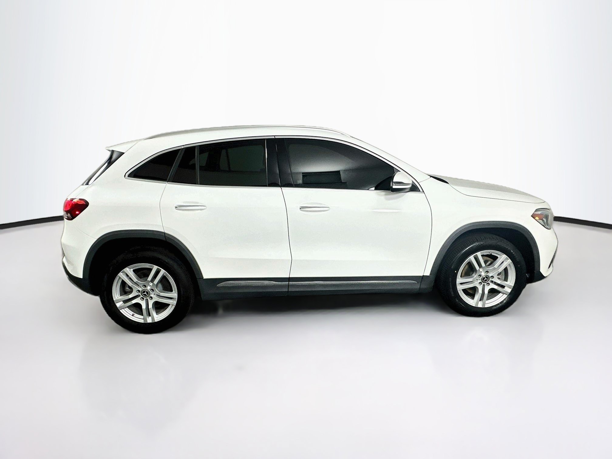 Used 2023 Mercedes-Benz GLA 250 w/ Premium Package image 10