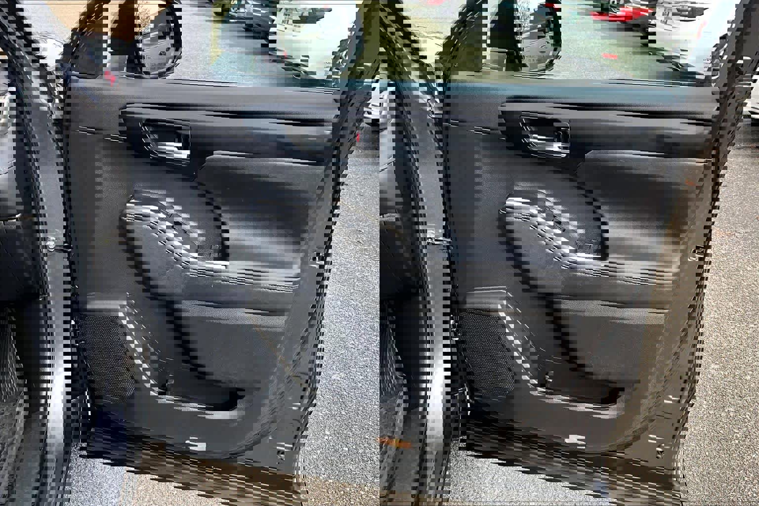 Used 2023 Toyota Highlander XLE image 22