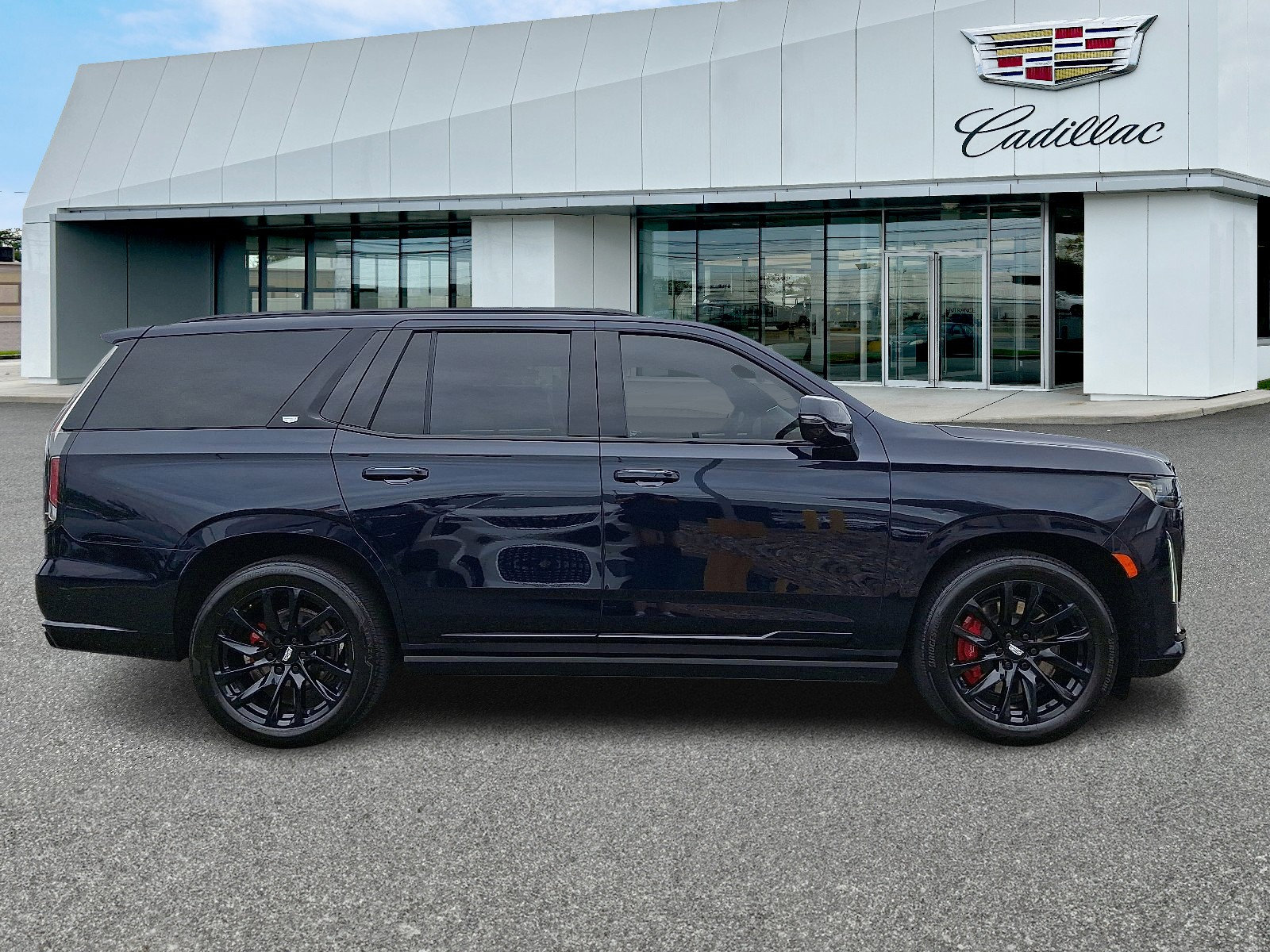 Certified 2022 Cadillac Escalade Sport Platinum w/ LPO, ONYX Package image 6