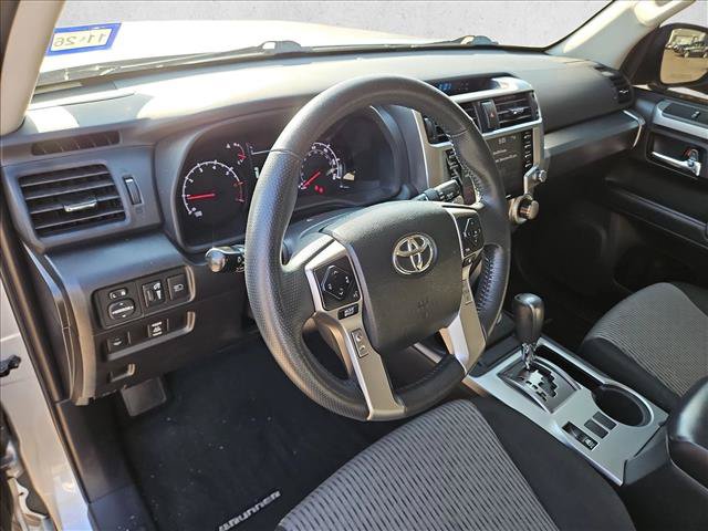 Used 2021 Toyota 4Runner SR5 AWD/4WD image 10