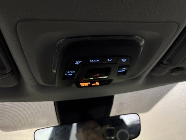 Used 2022 Toyota Corolla Cross XLE w/ Convenience Package image 29