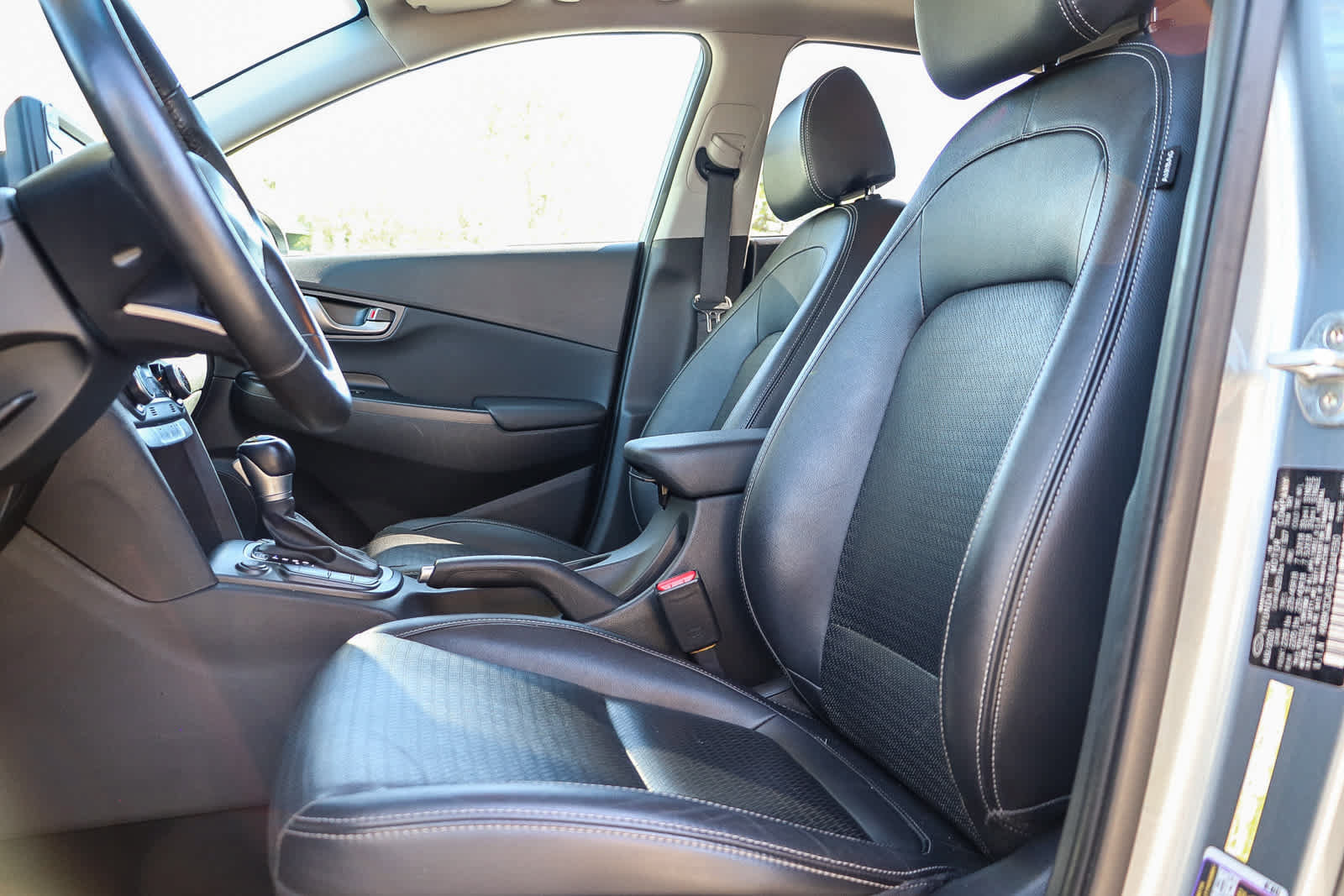 Used 2021 Hyundai Kona Limited w/ Cargo Package AWD/4WD image 16