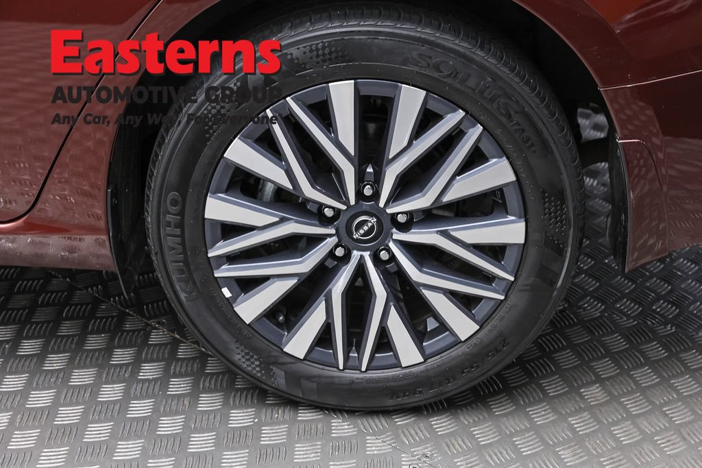 Used 2024 Nissan Altima 2.5 SV w/ SV Premium Package AWD/4WD image 8