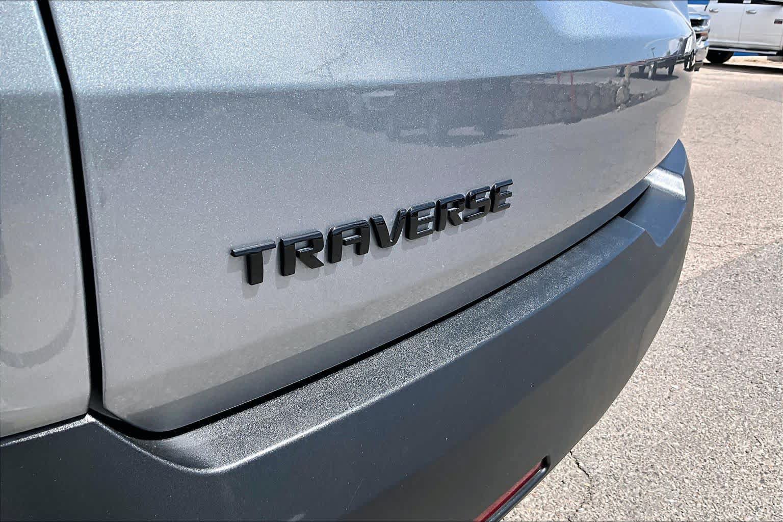 Used 2023 Chevrolet Traverse RS w/ LPO, Floor Liner Package FWD image 30