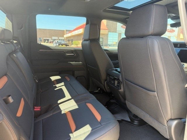 Used 2023 GMC Sierra 1500 AT4 w/ AT4 Premium Package AWD/4WD image 11