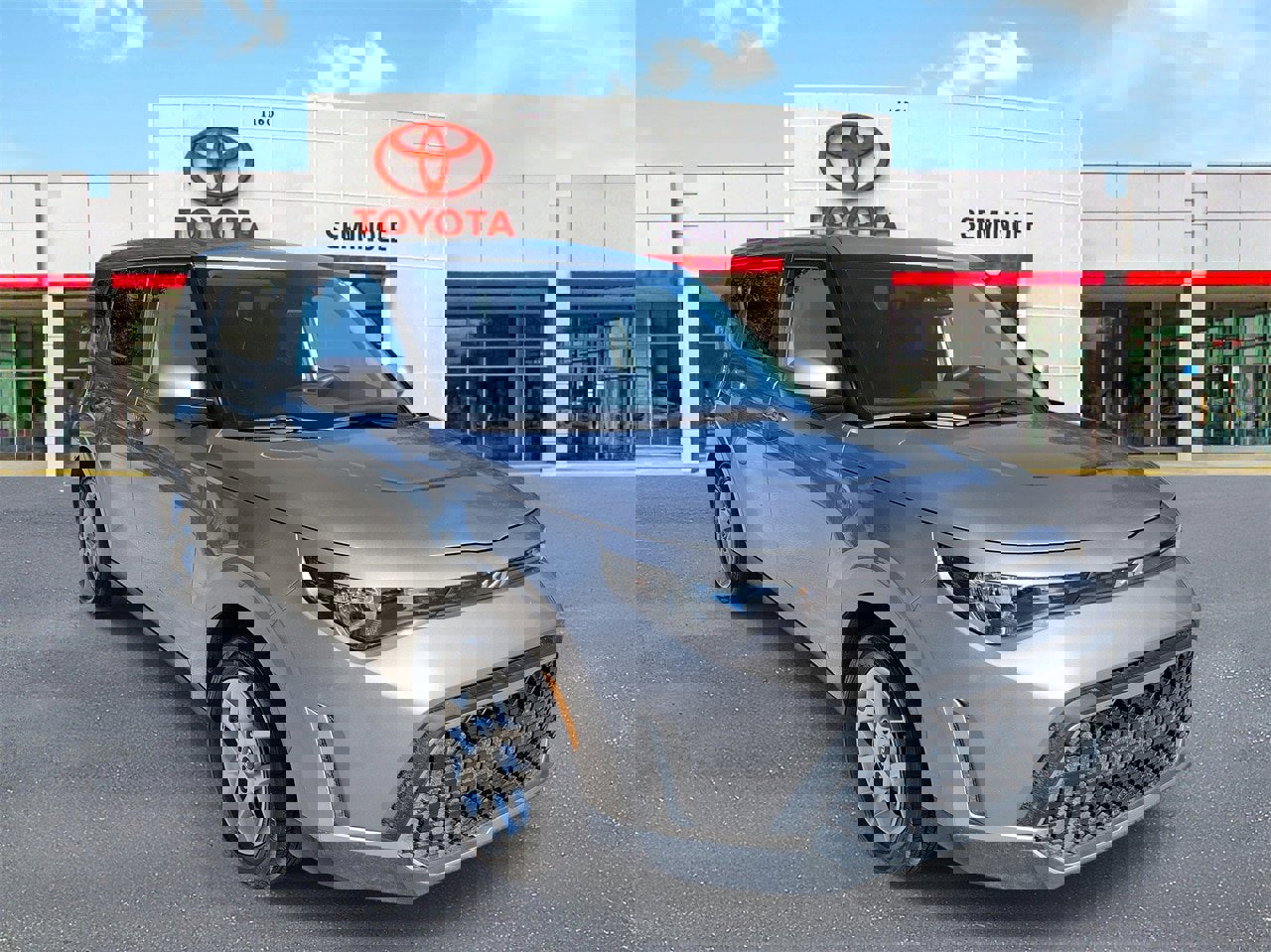 Used 2025 Kia Soul LX w/ LX Technology Package image 2