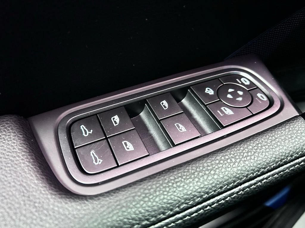 Used 2026 Porsche Cayenne Coupe AWD/4WD image 9