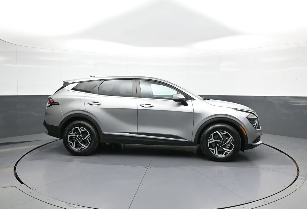 Certified 2025 Kia Sportage LX FWD image 5