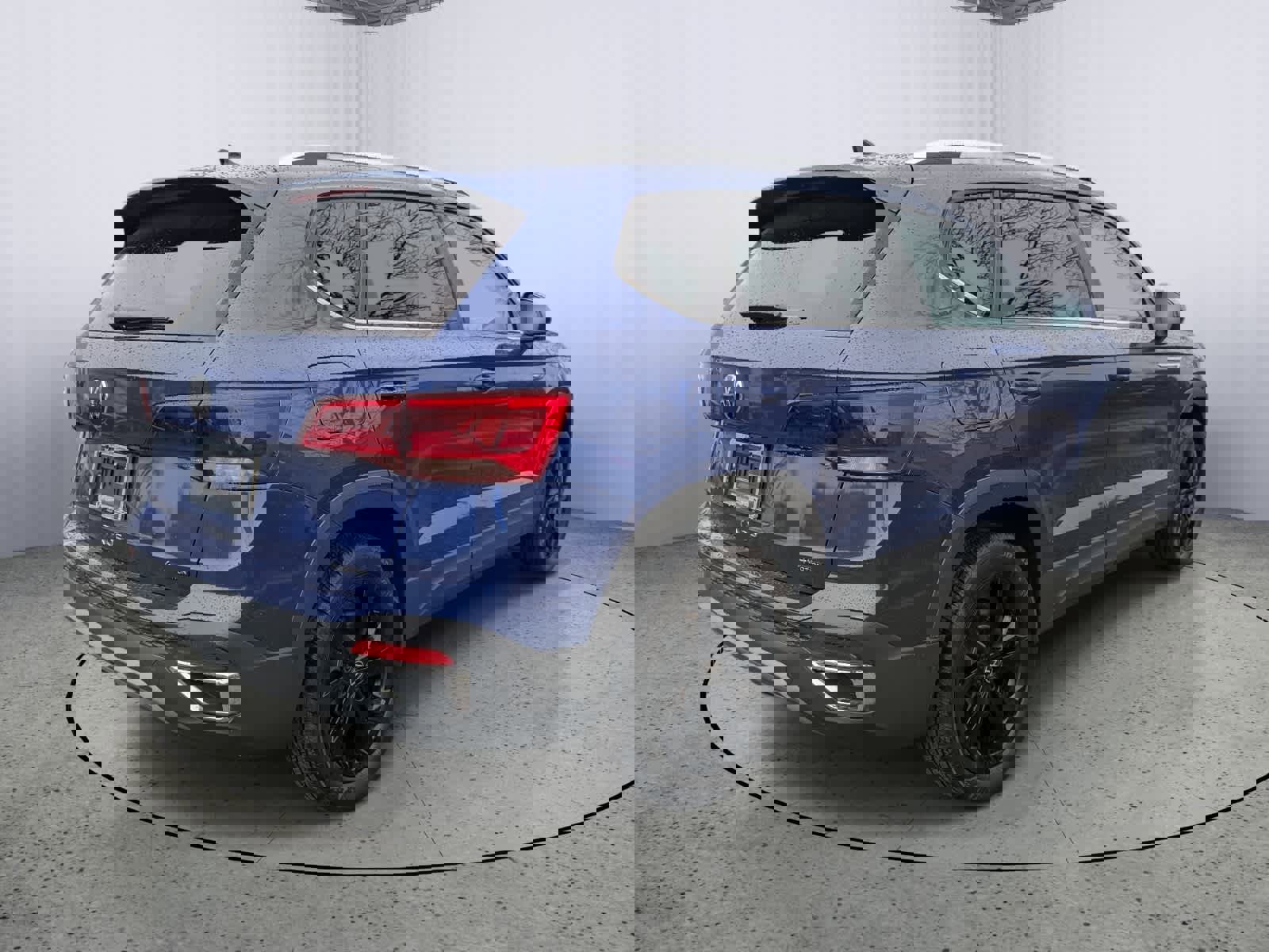 Used 2022 Volkswagen Taos SE image 3