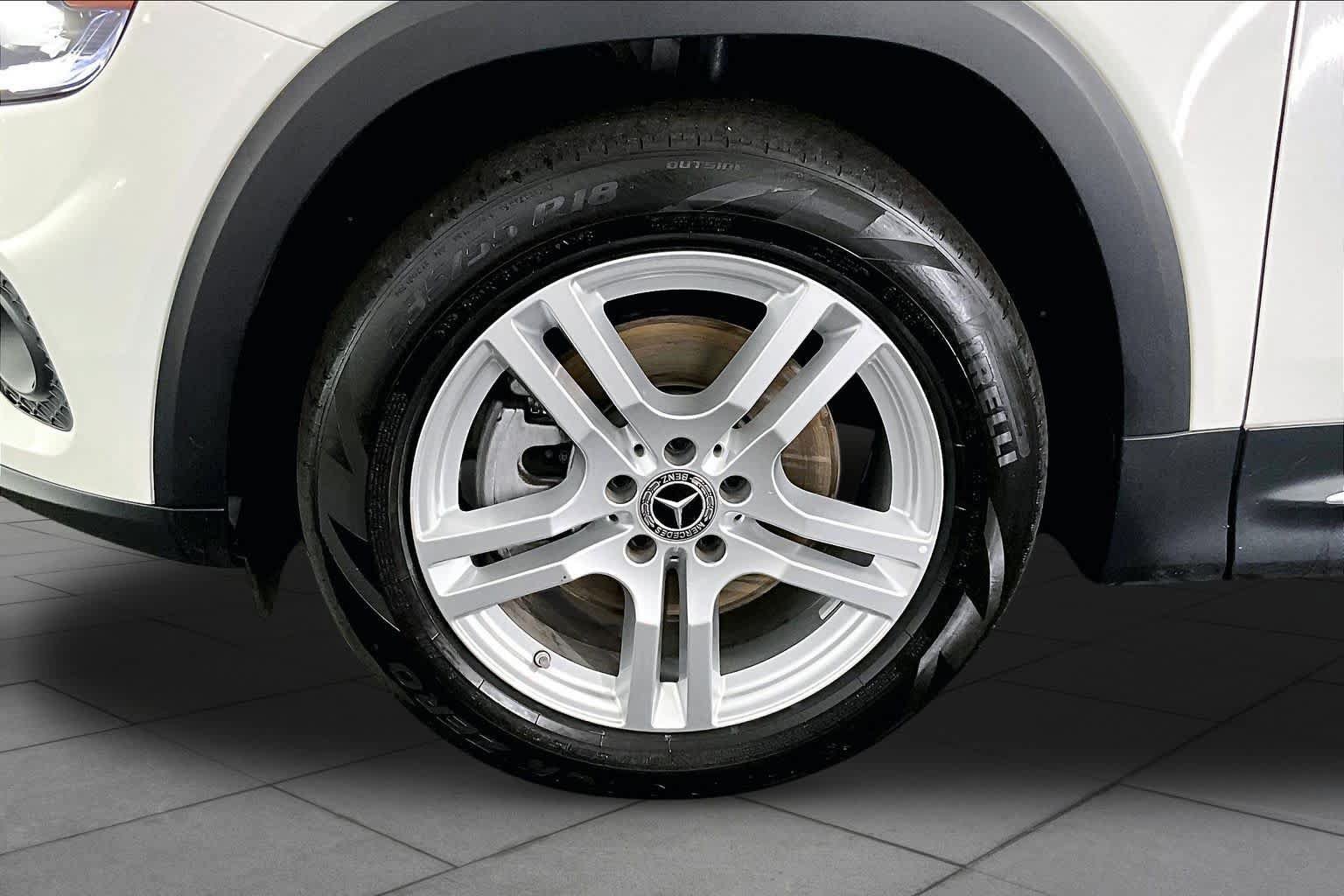 Certified 2022 Mercedes-Benz GLB 250 4MATIC image 11