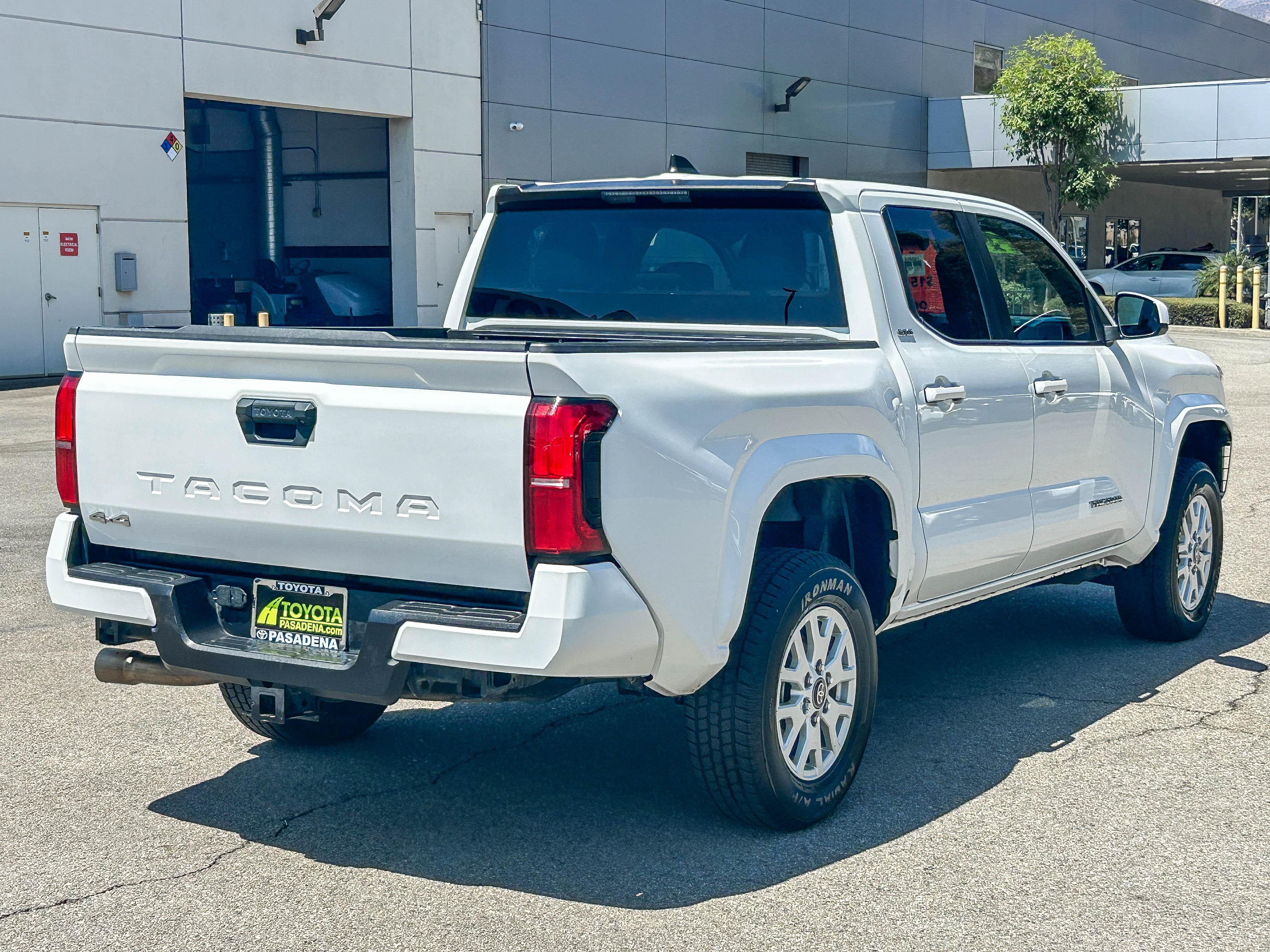 Used 2024 Toyota Tacoma SR5 AWD/4WD image 6