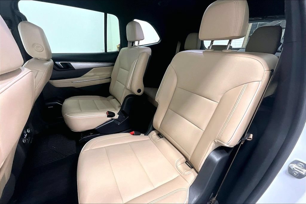 Used 2025 Buick Enclave Preferred w/ Power Package FWD image 27