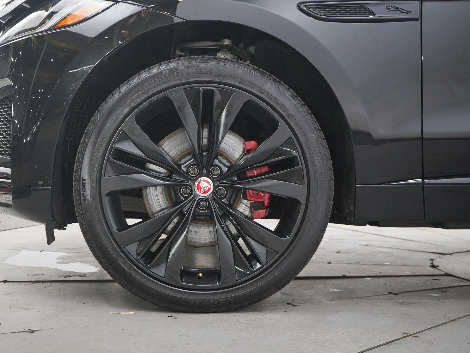 Used 2023 Jaguar F-PACE R-Dynamic S AWD/4WD image 29