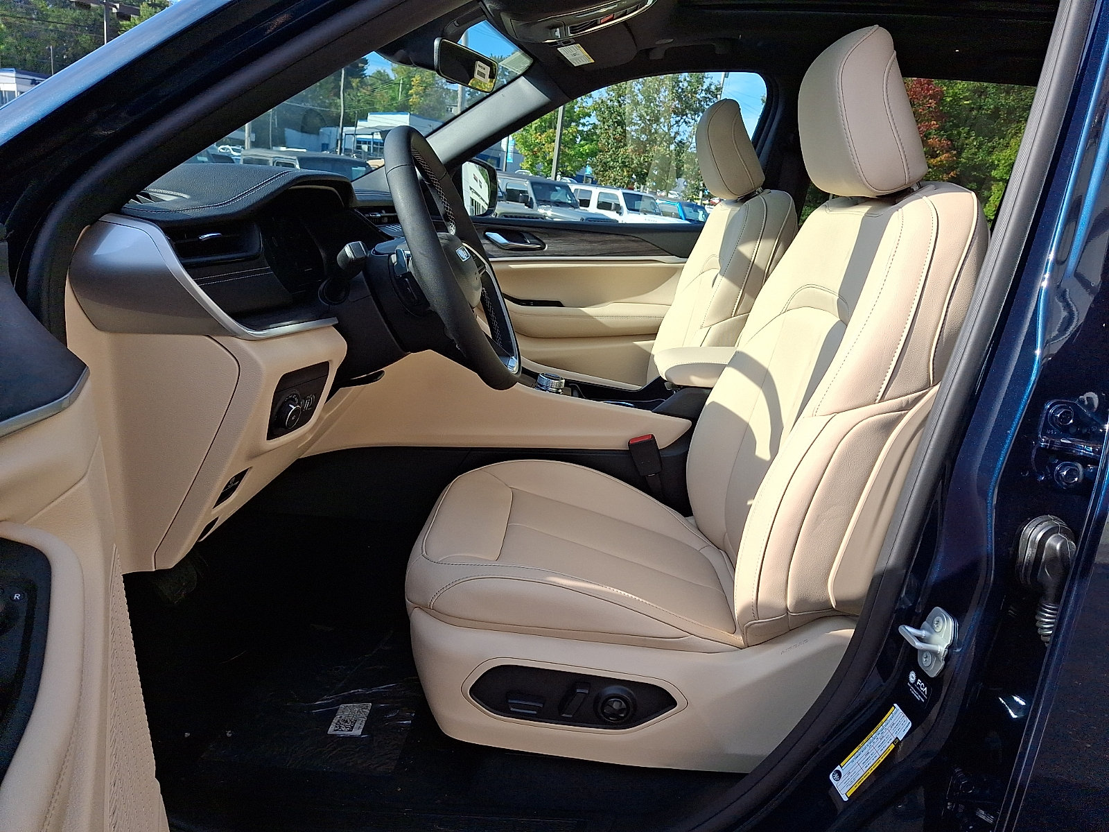 New 2027 Jeep Grand Cherokee Limited AWD/4WD image 9