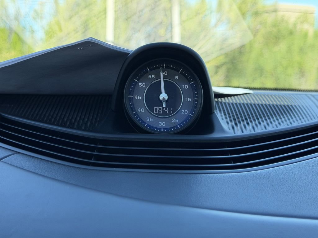 Used 2020 Porsche Taycan Turbo image 28