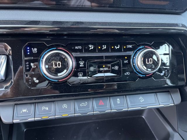 New 2026 GMC Sierra 1500 AT4 w/ AT4 Premium Package AWD/4WD image 18