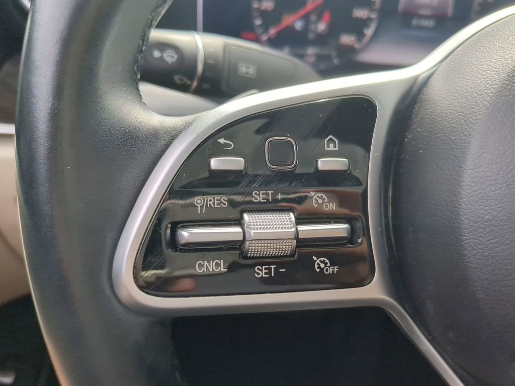 Used 2020 Mercedes-Benz E 350 Sedan image 13