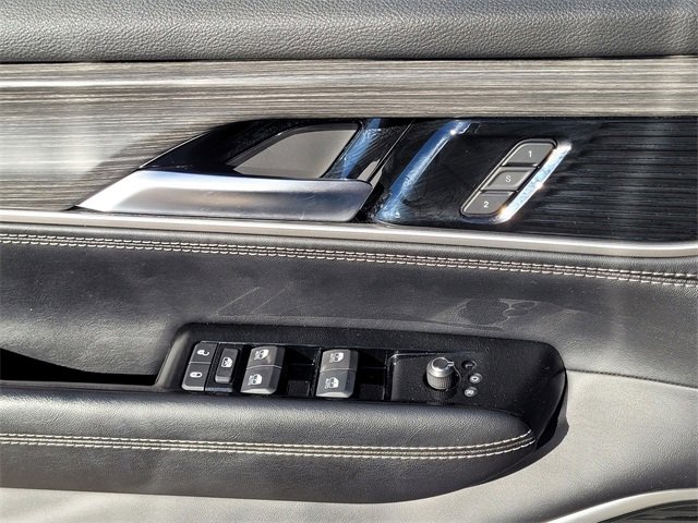 Used 2024 Jeep Wagoneer L Series II w/ Flexible Seating Group image 22