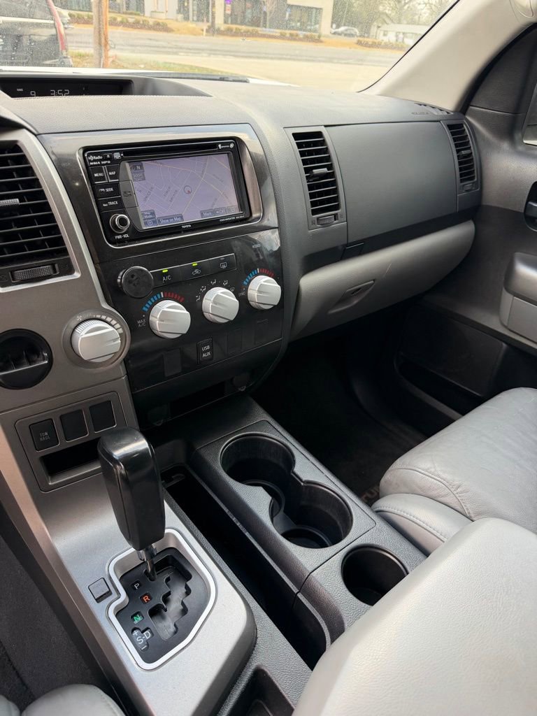 Used 2013 Toyota Tundra 2WD CrewMax w/ SR5 Pkg image 18