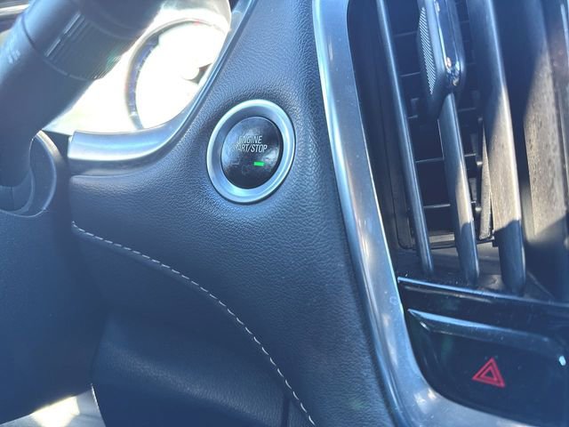 Used 2023 Chevrolet Traverse Premier w/ Redline Edition image 17