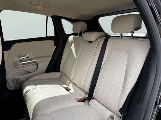 Used 2021 Mercedes-Benz GLA 250 4MATIC w/ Premium Package image 37