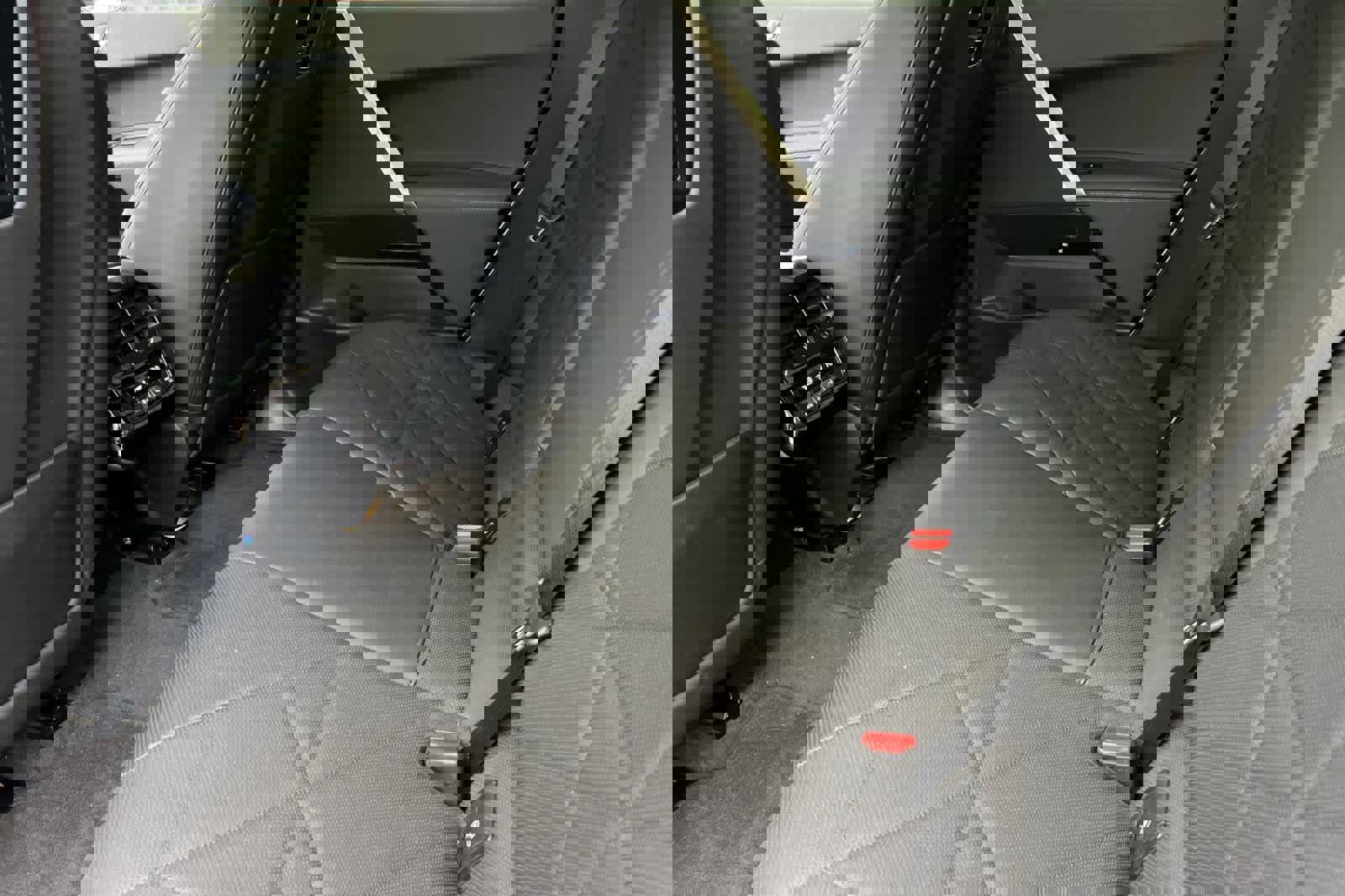 Used 2023 BMW iX xDrive50 w/ Sport Package image 5