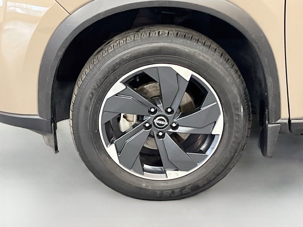 Used 2024 Nissan Rogue SV AWD/4WD image 29