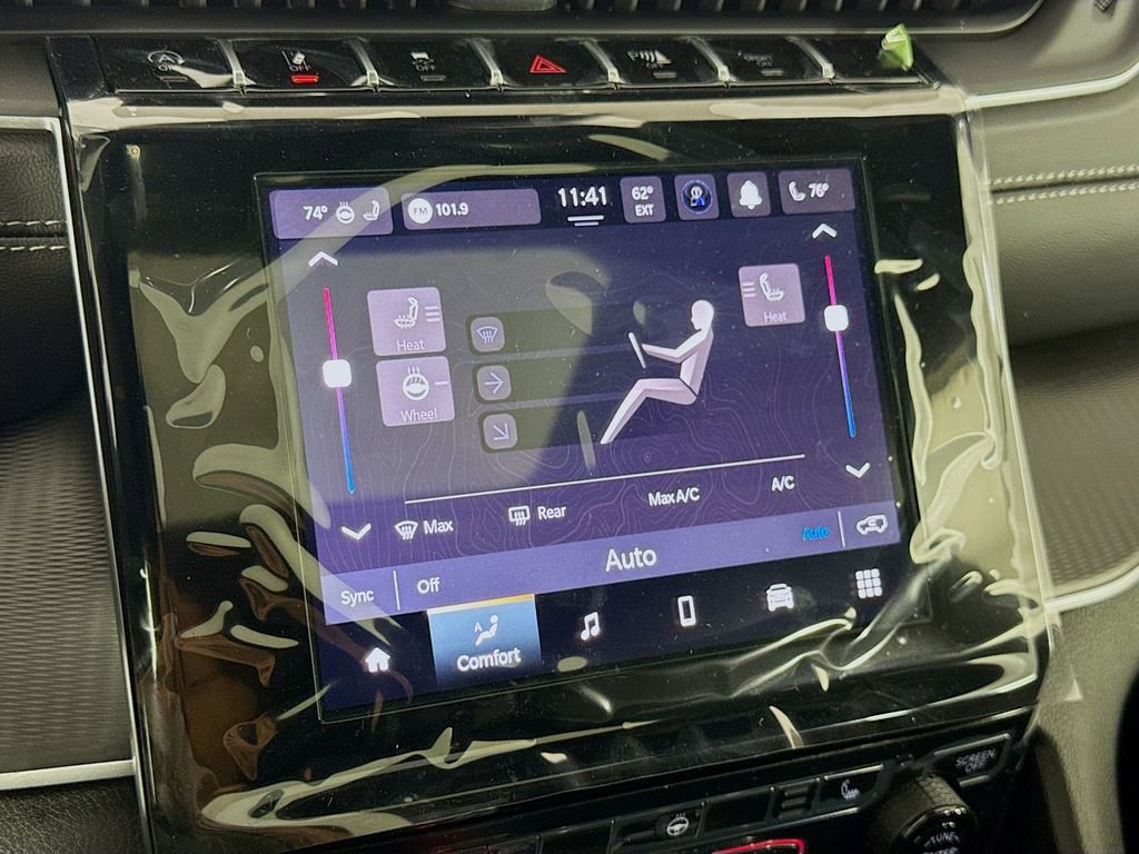 New 2025 Jeep Grand Cherokee Altitude image 35