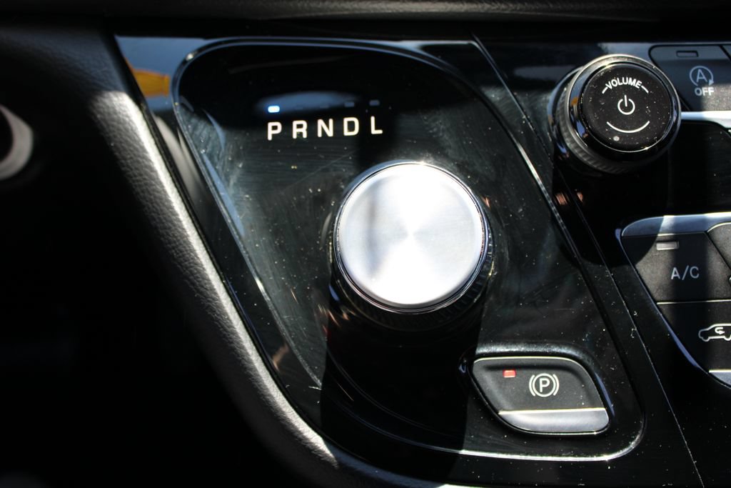 Used 2025 Chrysler Pacifica Select FWD image 43