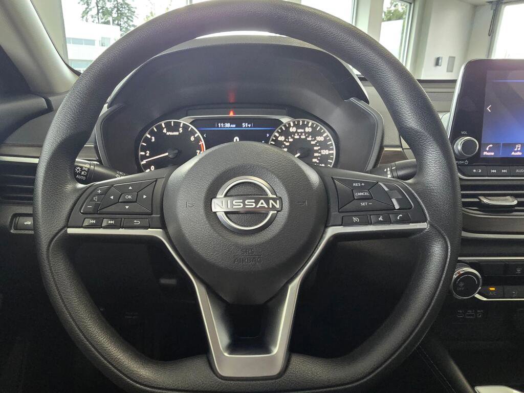 Used 2023 Nissan Altima 2.5 SV FWD image 26