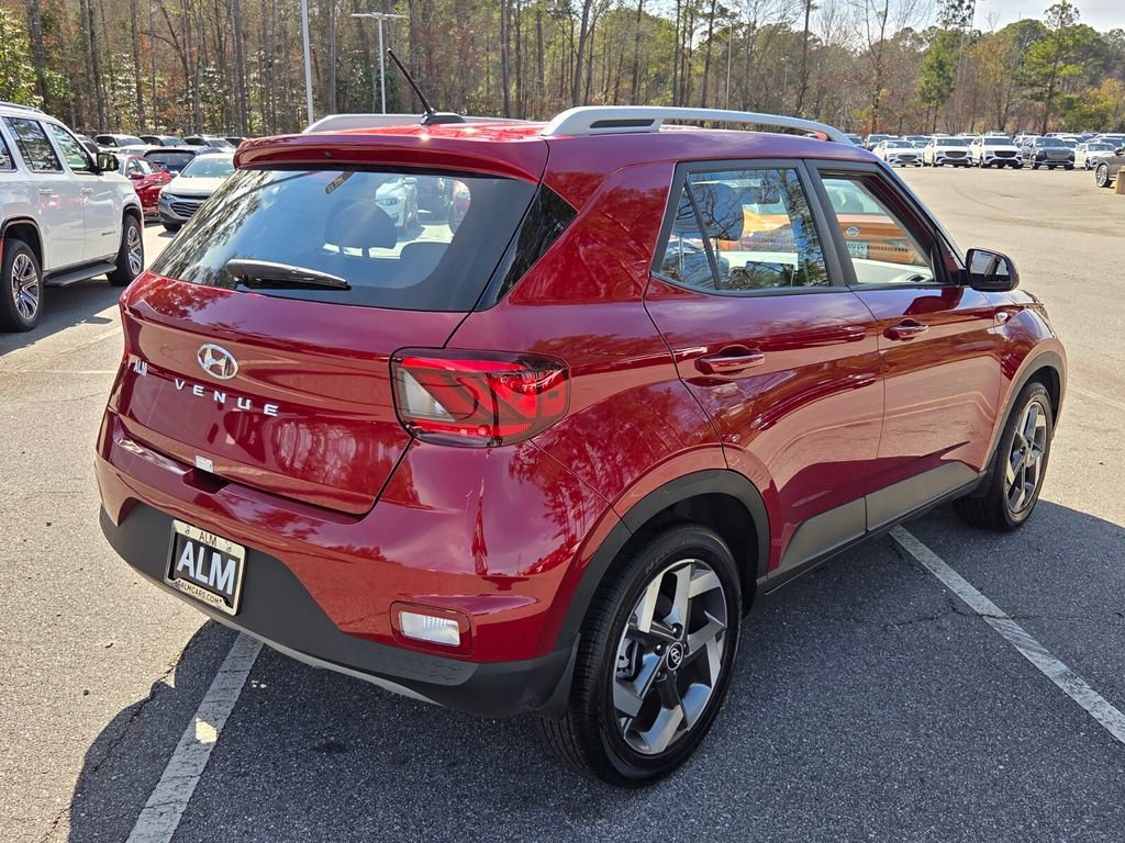 Used 2025 Hyundai Venue SEL image 12