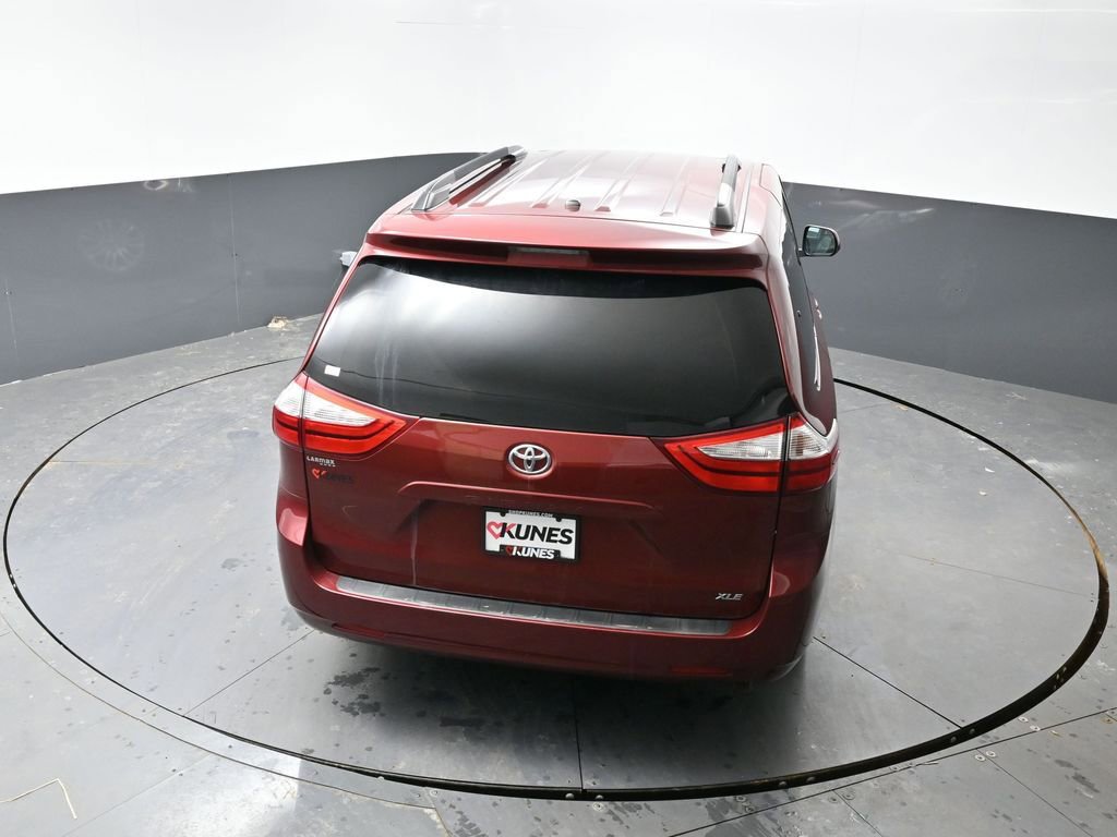 Used 2016 Toyota Sienna XLE image 20
