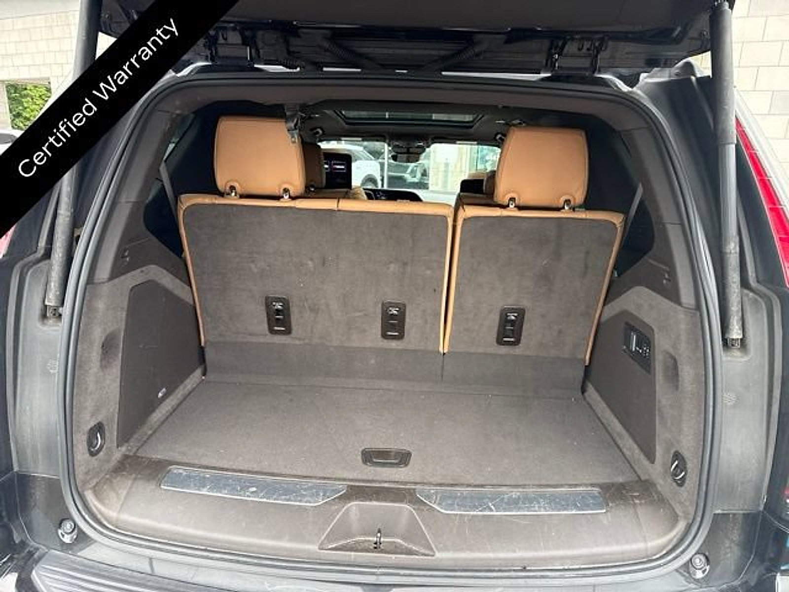 Used 2023 Cadillac Escalade Sport w/ LPO, ONYX Package AWD/4WD image 7