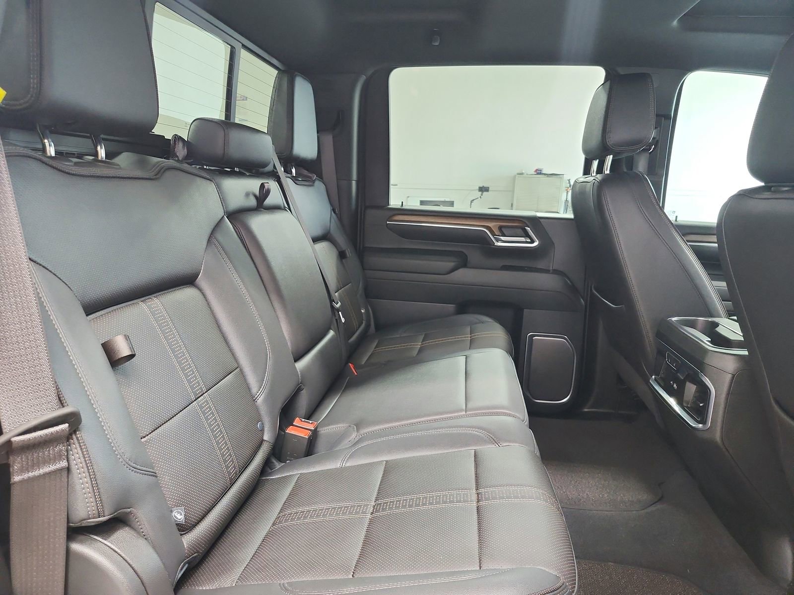 Used 2024 Chevrolet Silverado 2500 High Country w/ Technology Package image 44